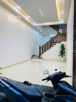 bán nhà phố hoàng văn thái phân lô, ô tô đỗ cửa, 46m² x 4 tầng, giá 17.5 tỷ
