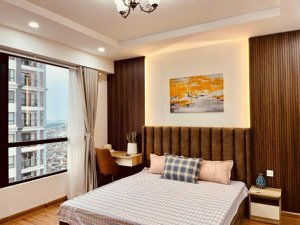 chính chủ cần bán căn hộ 2 ngủ ở t4 giá 10 tỷ