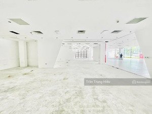 cho thuê nhà mặt phố trần đaị nghĩa, diện tích: 125m2x7tầng,đầy đủ thang máy, phòng cháy chữa cháy