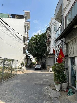 bán nhà 4 tầng hxh d2 trường thọ ,phạm văn đồng ,dt55m2 chỉ 8 tỷ