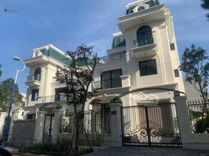 duy nhất 1 căn biệt thự 200m mặt tiền 8m vị trí siêu đẹp tại dự án the phoenix giá rẻ nhất dự án