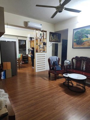 bán căn 2 pn 80m2 chung cư b4 phạm ngọc thạch, có lot xe. lh 