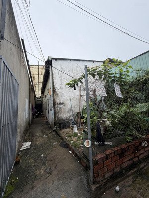 cần bán dãy nhà trọ 5 phòng thu nhập 10tr/tháng. hẻm 1/ đỗ xuân hợp. ngang 5m nở hậu 6m 101m2 đất.