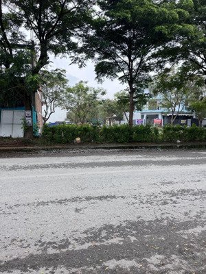 bán nền shophouse mt đường 20m, kdc nhơn đức, nhà bè, dt. 7x20m, giá 12,5 tỷ, lh mr huy