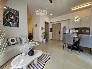 cần bán căn hộ 1pn 1wc 46m2 đủ đồ tầng cao toà sky 3 ecopark .hl ạ