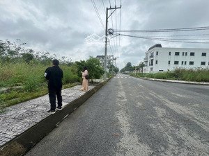 sang nhượng lô đất phúc an garden bàu bàng, bình dương giá : 560t liên hệ 