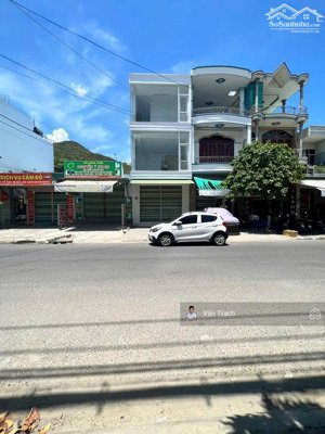 chủ gũi bán căn nhà mặt tiền tôn đức thắng phước đồng nha trang gần chợ hòn rớ trục kinh doanh