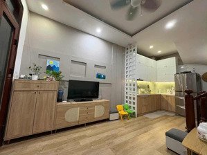 chủ chuyển công tác bán gấp nghĩa đô 37m2 5 tầng, ngõ thông tiện ích đầy đủ ở hoặc cho thuê