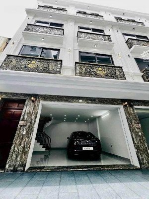 cho thuê nhà mặt phố trung hòa - cầu giấy, dt 130m2 x 5 tầng, mt 5.5m, giá 115 tr