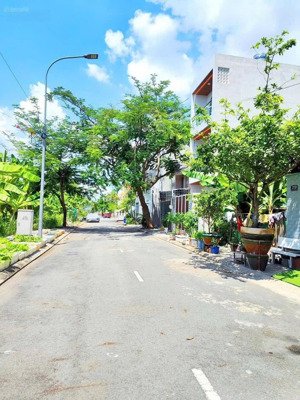 chính chủ cần bán gấp lô đẹp giá tốt, gần vành đai 3