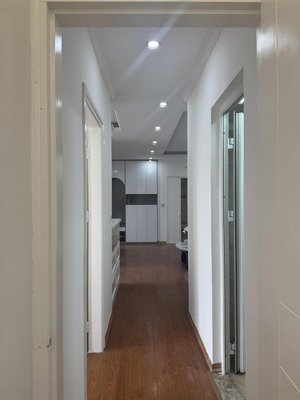 chính chủ cần bán căn hộ 3 phòng ngủ tại hh01 gia thuỵ. 