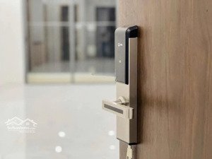 bán căn 2pn - 55m2 có sổ tầng cao full nội thất giá 2,05 tỷ bao phí thuế