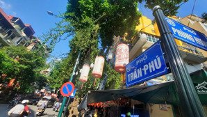 bán nhà mặt phố trần phú, 70m2 giá 42 tỷ, quận ba đình, lô góc, vị trí vàng, lh 