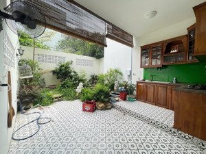 bán nhà đẹp 1 sẹc hoàng diệu 2 thủ đức diện tích 110m sân rộng thoáng mát, ở ngay!