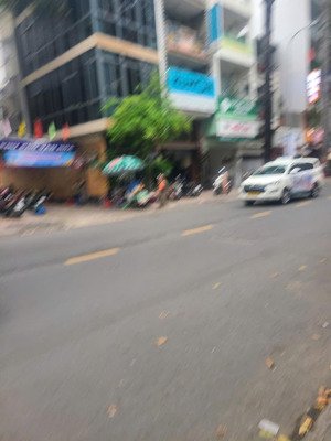 mặt tiền trần bình trọng vị trí đẹp _nguyễn trãi dt: 5.8 x20m. . kc 6 tầng bán 47 tỷ