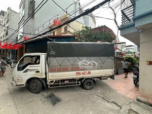 ô tô tải lùi cửa nhà lạc long quân-tây hồ 30m ra hồ tây chạy bộ,40m ra đường hai chiều xe ô tô