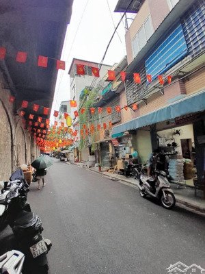 bán nhà mặt phố gầm cầu vị trí siêu hiếm, kinh doanh đắc địa! nhà diện tích 25m x 5tầng chỉ 13,9 tỷ