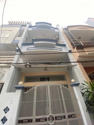 bán nhà 4m 367/ vườn lài q tphu dt 4x10 = 2.5 tấm giá 5.7 tỷ tl nhẹ cách mt vườn lài 50m
