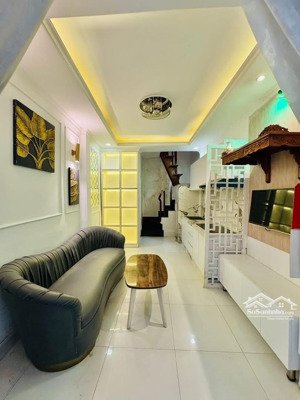 siêu hiếm q1 trần hưng đạo - dtsd 57m2 - 3 tầng 2 pn - nhà đẹp full nội thất - hẻm chuẩn 3m cách