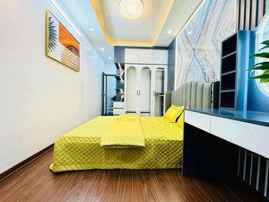 cực phẩm, nhà đẹp phố hào nam , đống đa , ngõ 2.8m ô tô đỗ cánh nhà 30m, 2 thoáng,39m2 x 6 tầng