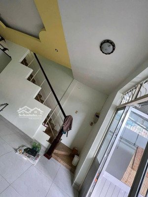 nhà 1 trệt 1 lầu,4pn, hẻm phú định, p.16 q.8 nhà đẹp, giá tốt 10.5tr