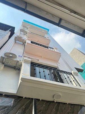 [quá hiếm]bán nhà tân mai, 6 tầng thang máy nhập khẩu, sổ phân lô, 3 bước ô tô tránh, nhỉnh 8 tỷ.