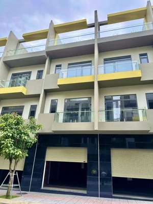 nhà phố siêu đẹp - 4 tầng chỉ 7,8tỷ ở phường đông hoà, tp hồ chí minh