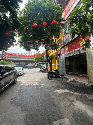 phân lô khuất duy tiến - 1 nhà ra mặt phố- 3 ô tô tránh - hai thoáng trước sau - 55m2 - 21 tỷ