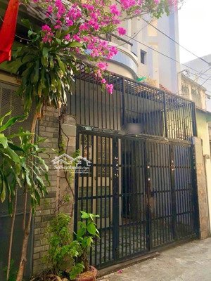 chỉ có 8,1 tỷ sở hữu nhà 90 m2 - 2 tầng - 5 phòng ngủ - cách mặt tiền đinh bộ lĩnh (bến xe mđ) 50m