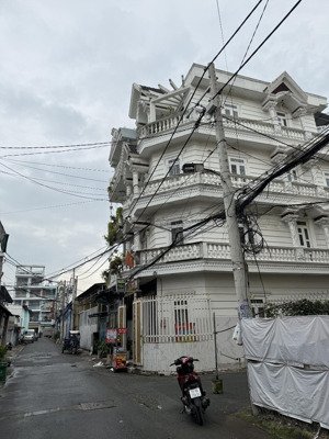 90m2(5.5 x 16) - 4 tầng lô góc 2mt - bình trị đông - hxt - ở và kinh doanh