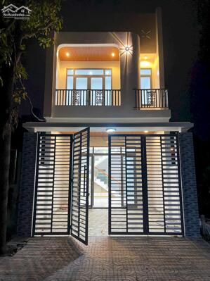 Nhà Lầu ngay gần khu dân cư Lavender cách chợ Thạnh Phú chỉ 2p di chuyển