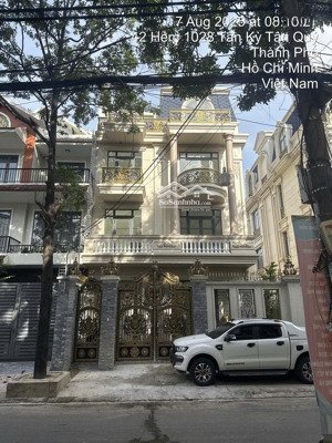 nhà mới 100%, diện tích khủng, bán gấp 17,5 tỷ thương lượng. liên hệ ngay vũ anh