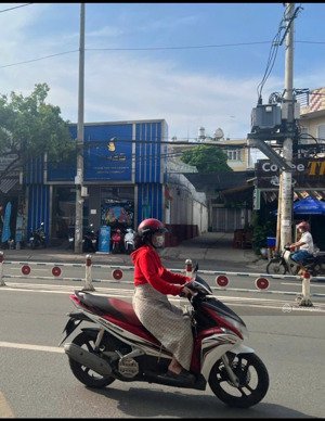 bán nhà góc 2mt lê văn quới ,, quận bình tân ,dt:7.5x28m- hdt70tr giá bán 26.5 tỷ