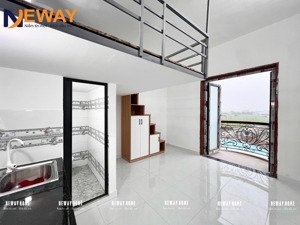 căn hộ ban công có gác- sẳn máy lạnh mới xây- có thang máy an ninh cao- thoáng mát sạch sẽ