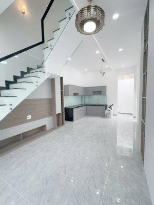 bán nhà 1 trệt 2 lầu hẻm 47 long trường, quận 9. dt 51m², full nội thất, giá 5.3 tỷ