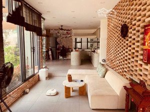 bán nhà đẹp ngay đường số 8 trường thọ. dt 100m2, hoàn công đủ, shr. cấu trúc 3 tầng, tặng nội thất