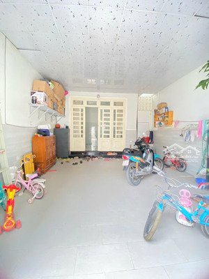 ra nước ngoài cần bán nhà ngay cafe noọng ơi, đường linh đông. shr 110m2 ngang 5m, giá đầu tư