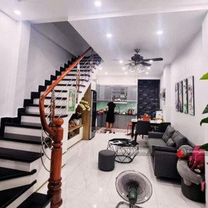 phố duy tân, lô góc, đường 7m, 59m2, 3 tầng, 24.5 tỷ. sổ đẹp, không lỗi.