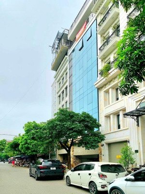 cả phố xuân la - duy nhất trung tâm tây hồ - toà nhà 9 tầng 1 hầm - mặt tiền rộng - vỉa hè - ô tô