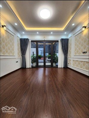 mặt phố - lô góc - kinh doanh - đang có dòng tiền - nhà 5 tầng - 68 m2 - ái mộ