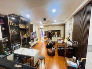 bồ đề cần bán 47m 8 tỷ 5 tầng tặng nội thất đẹp dân xây gần hồ ô tô tránh