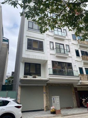 cho thuê nhà phú diễn, btldt 60m, 6 tầng, mt 4m, chia 2p/tầng, thang máy + vs giữa, điều hòa. nl