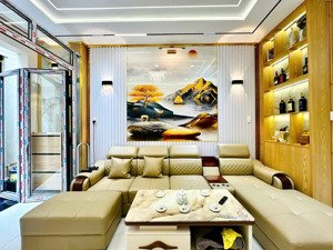 bán nhà phú nhuận, 4 tầng, 5pn, chỉ 10m ra hoàng văn thụ, sổ hồng riêng, ở hoặc kinh doanh ngay.