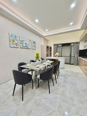 nhà 1 trệt 1 lửng 4 lầu - full nội thất - mặt tiền đường số 12, quận gò vấp. sát cv làng hoa