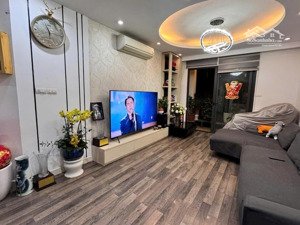 cần cho thuê căn 3pn toà tây hà tower