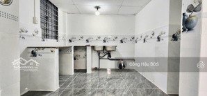 dãy trọ gồm 1 kiot 4 phòng trọ. thu nhập ổn định. dt: 78m2(5x 16m). gần tttm vincom, kcn sóng thần