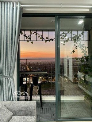 cần bán gấp căn hộ full nội thất cao cấp tầng cao fpt plaza 2 đà nẵng