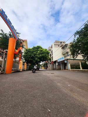 bán nhà riêng đường giáp hải gia lâm 60m2 nhà còn mới sử dụng ngay, đường ôtô vào nhà rộng rãi