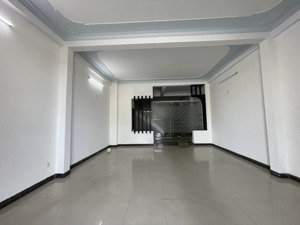 cho thuê nhà mặt tiền 3 tầng lê văn hiến ngang #7m ! quân ngũ hành sơn giá 25tr/ tháng