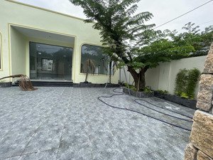 cho thuê mb có sân rộng rãi đường lớn ! hoà hải , ngũ hành sơn
giá 40tr
dt 330m ngang 12m